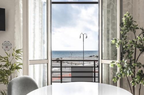 One-Bedroom Apartment image 1