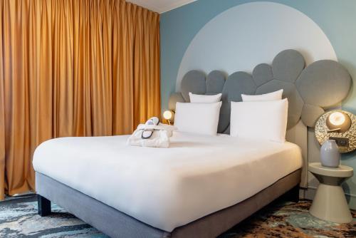 2 Adjacent Room