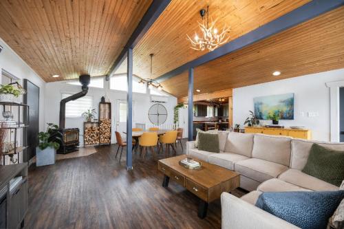 The Trace at Oak Lake (19+) Room Type - Cottage
