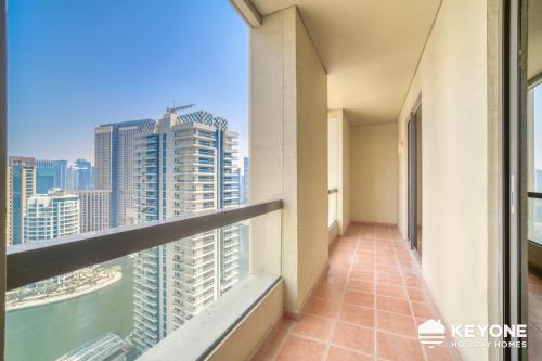 Spectacular 4 Bedroom Beachfront with Small Room - image 8