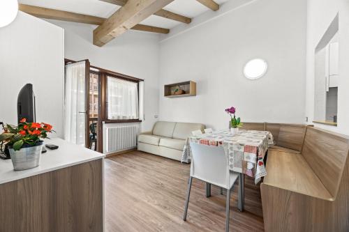 2 bedrooms, 4 beds