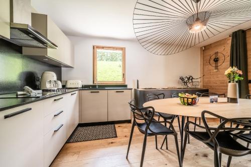 Apartment Lupin Megève - by EMERALD STAY - image 4