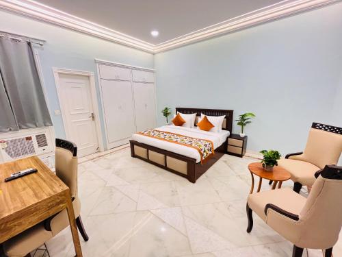 room detail thumbnail 1