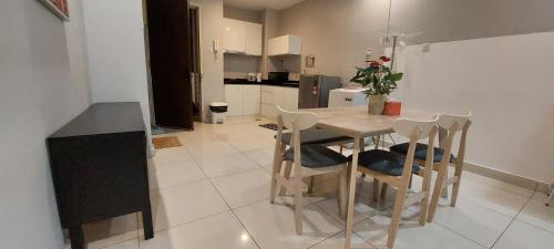 Central ResidenceSG Besi@Near MRT and TBS - image 10