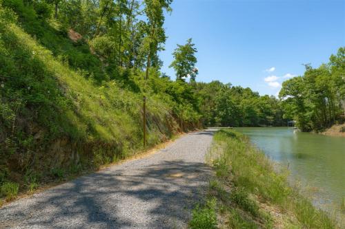 Lake View Serenity Pool Beach Hot Tub Games Lake View Serenity Pool Beach Hot Tub Games