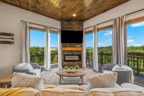 Lake View Serenity Pool Beach Hot Tub Games Lake View Serenity Pool Beach Hot Tub Games