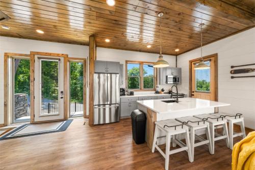 Lake View Serenity Pool Beach Hot Tub Games Lake View Serenity Pool Beach Hot Tub Games