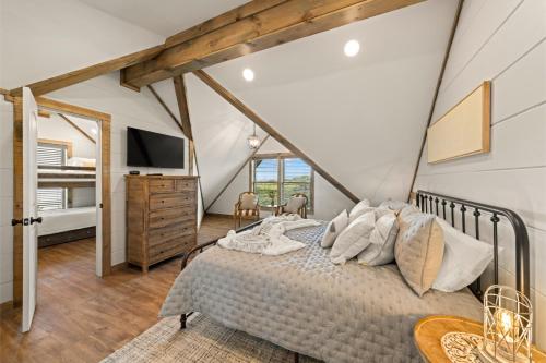 Lake View Serenity Pool Beach Hot Tub Games Lake View Serenity Pool Beach Hot Tub Games