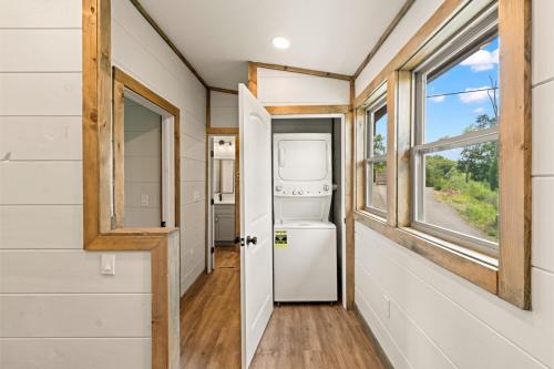 Lake View Serenity Pool Beach Hot Tub Games Lake View Serenity Pool Beach Hot Tub Games