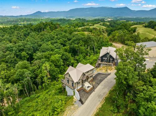 Lake View Serenity Pool Beach Hot Tub Games Lake View Serenity Pool Beach Hot Tub Games