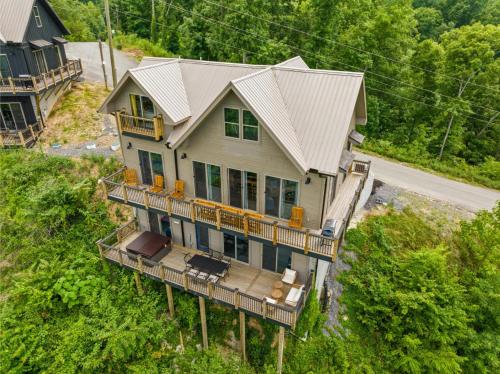 Lake View Serenity Pool Beach Hot Tub Games Lake View Serenity Pool Beach Hot Tub Games