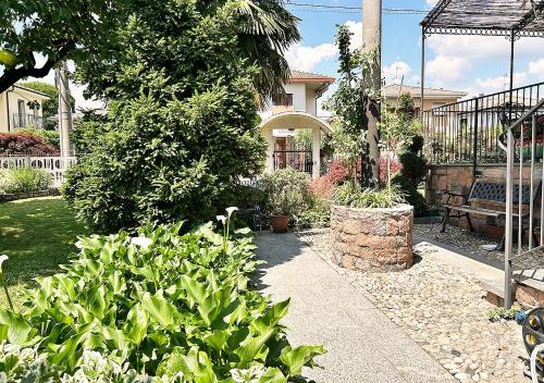 Dārzs, La mansardina in Venegono Superiore