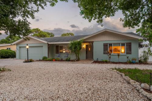 Backyard Oasis, Game Room, Boat Parking, & Short Drive to AMI! in Bradenton, USA