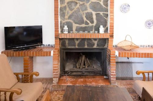 Casa Rural en Parque Natural con Chimenea, Piscina y Barbacoa en Viznar