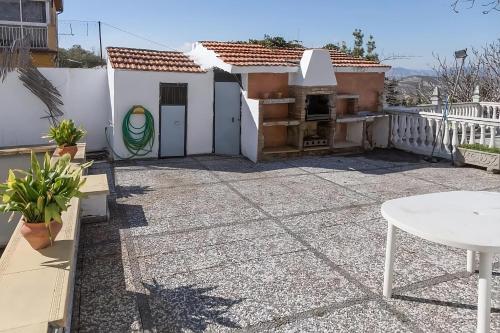 Casa Rural en Parque Natural con Chimenea, Piscina y Barbacoa en Viznar