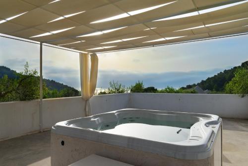 熱水浴缸, HMO Glamping & Suites in Vignanotica in 馬蒂納塔