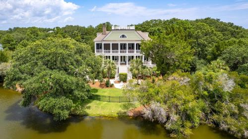 Taylor Made - just for you! Spacious retreat for the entire family! home