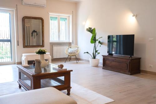 Vatican 4 BedRoom Apartment with Private Parking, Řím
