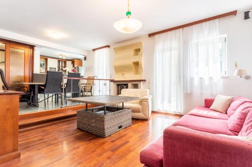 Villa Violeta with the sea view, 3 min walk to the beach, Split (photo 11)