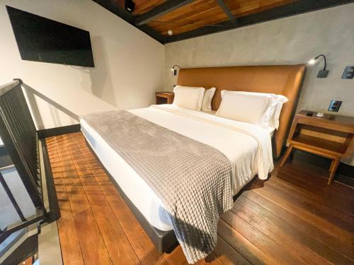 249 DESIGN HOTEL - Tap to explore photos