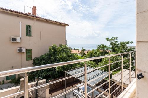 Villa Violeta with the sea view, 3 min walk to the beach, Split (photo 3)