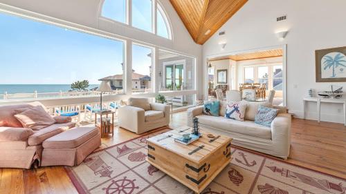 Blue Dolphin home by Peace Vacations in Debidue Island (SC)
