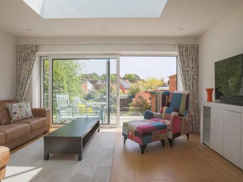 Facilities, Super Chic Apartment in Beautiful Sunninghill - Pass the Keys in Ascot