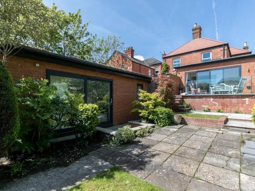 Facilities, Super Chic Apartment in Beautiful Sunninghill - Pass the Keys in Ascot