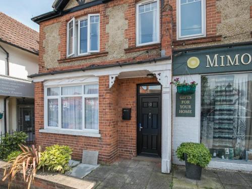 Facilities, Super Chic Apartment in Beautiful Sunninghill - Pass the Keys in Ascot