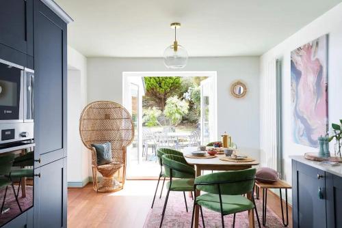 บริการและสิ่งอำนวยความสะดวก, Pass the Keys Coastal Boutique Luxury Home With Sea Views in บุลเบย์