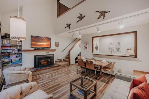 91SW - Wi-Fi - Pets Ok - Sleeps 6 condo, Glacier (foto 2)