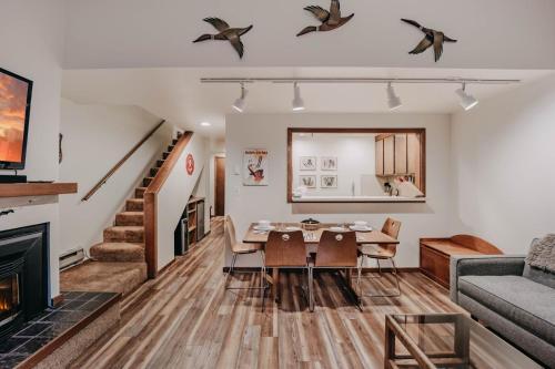 91SW - Wi-Fi - Pets Ok - Sleeps 6 condo, Glacier (foto 4)