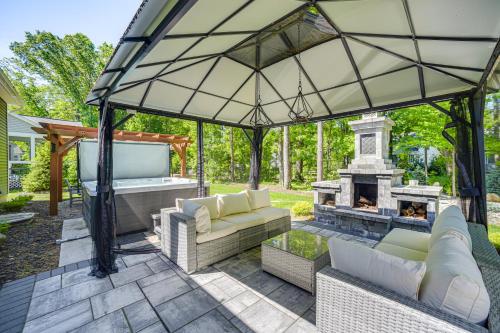 Near Horse Races and Golf - Home in Saratoga Lake! in Saratoga Springs, USA