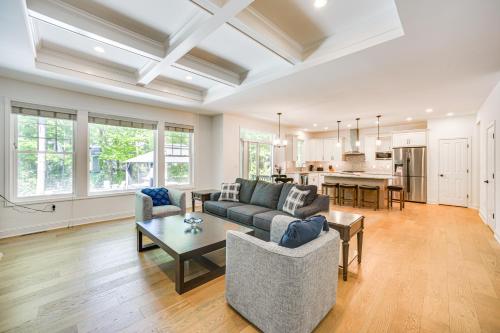 Near Horse Races and Golf - Home in Saratoga Lake! in Saratoga Springs, USA