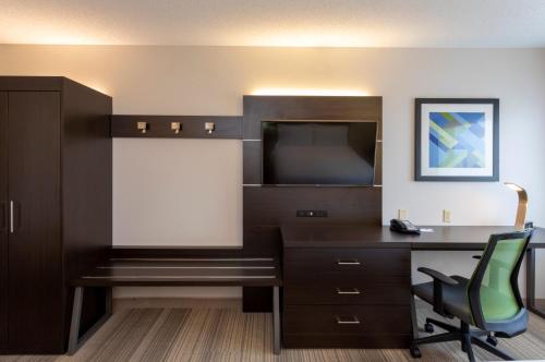 Holiday Inn Express Hotel & Suites-St. Paul By IHG