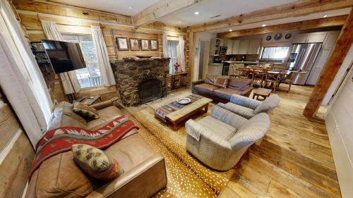Chula Vista Cabin, Red River