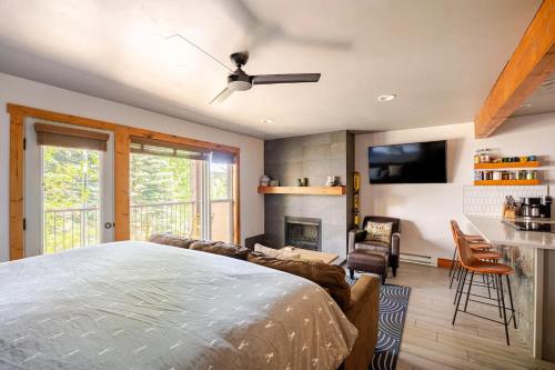 Der Steiermark Unit 108 - Cozy King Studio Off Main St & Peak 9 Base w AC, Balcony, Shared Hot Tub & Free Parking - No Fireplace, Breckenridge (Foto 6)