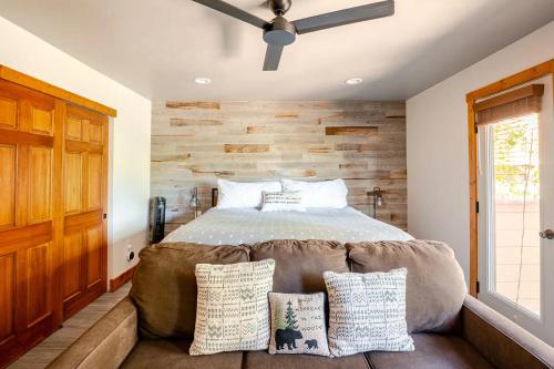 Der Steiermark Unit 108 - Cozy King Studio Off Main St & Peak 9 Base w AC, Balcony, Shared Hot Tub & Free Parking - No Fireplace, Breckenridge (Foto 3)
