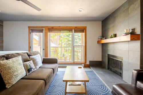 Der Steiermark Unit 108 - Cozy King Studio Off Main St & Peak 9 Base w AC, Balcony, Shared Hot Tub & Free Parking - No Fireplace, Breckenridge (Foto 10)