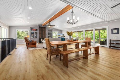 Piney Point-Beaver Lake-Hot Tub-Getaway in Rogers, USA
