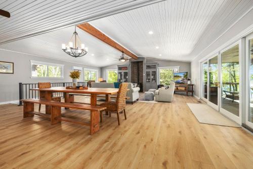 Piney Point-Beaver Lake-Hot Tub-Getaway in Rogers, USA