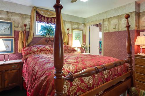 Quaint Danville Apt with Patio and Rolling Hill Views! - image 10