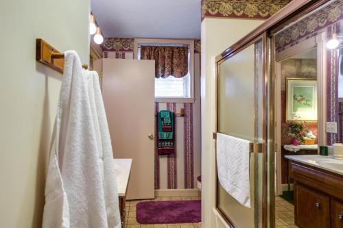 Quaint Danville Apt with Patio and Rolling Hill Views! - image 7