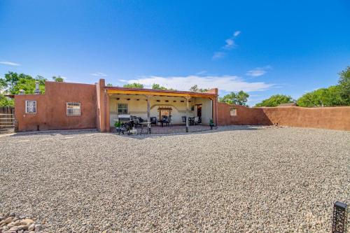 Adobe Home 8 Mi to Old Town Albuquerque! in Albuquerque, USA