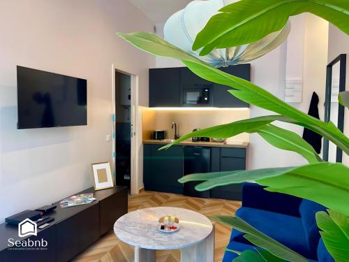 Luxurious Apartment - Seaside - Spa Bath - WiFi - AC, Nicea (zdjęcie 9)