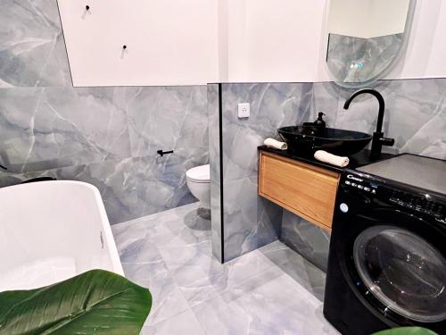 Luxurious Apartment - Seaside - Spa Bath - WiFi - AC, Nicea (zdjęcie 10)