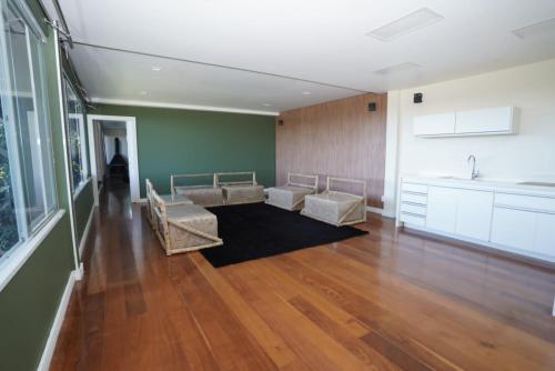 1 double bed, 3 twin beds