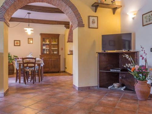 Holiday Home La Fenice - 08 pax by Interhome in Camporgiano