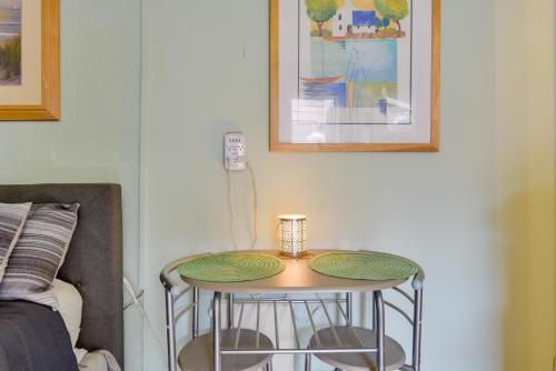 Convenient Sarasota Studio with Lush Backyard! in Sarasota, USA