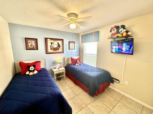 EP1015SEL - 4 bedrooms pool home on a lake EP1015SEL - 4 bedrooms pool home on a lake